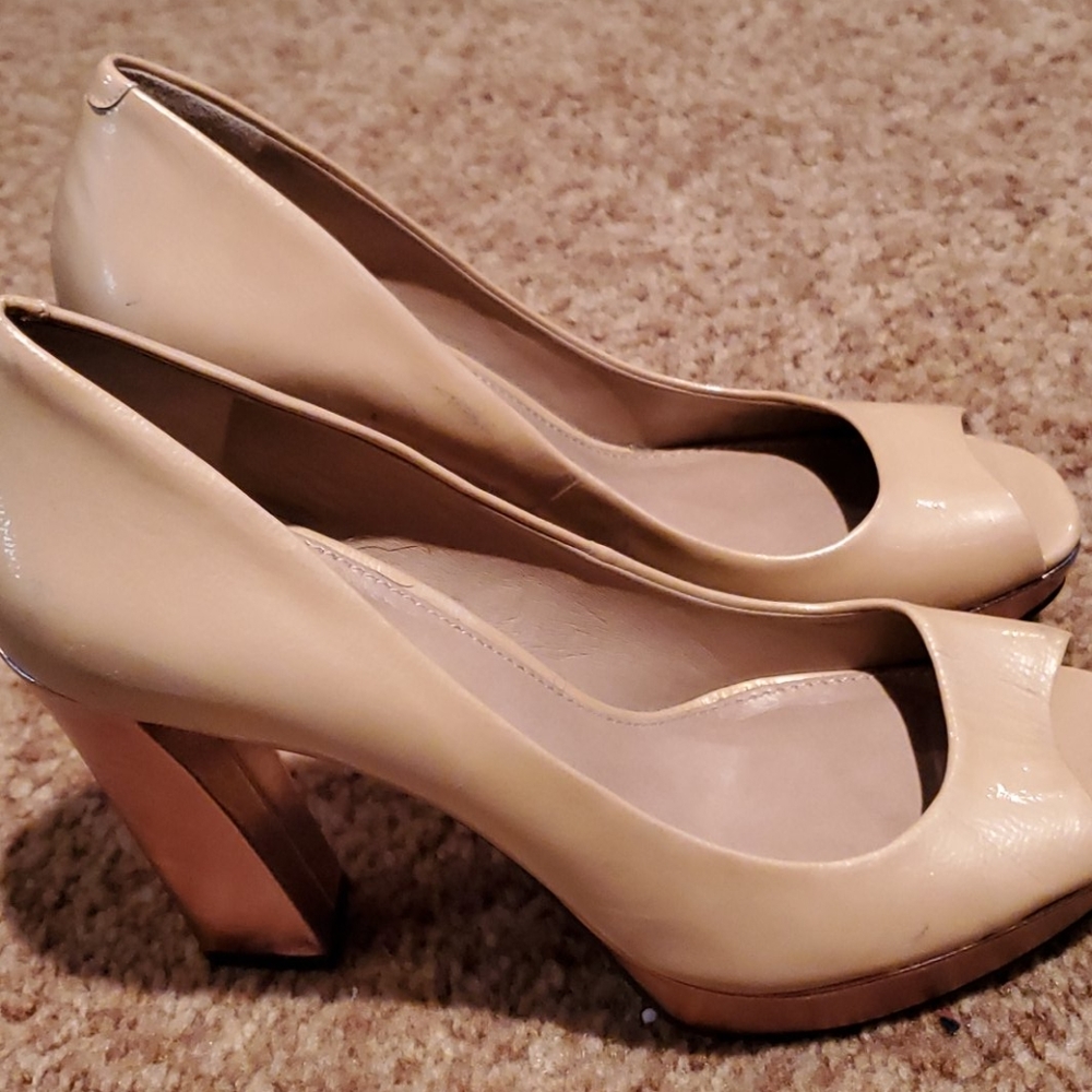 Heels - Picture 2 of 6
